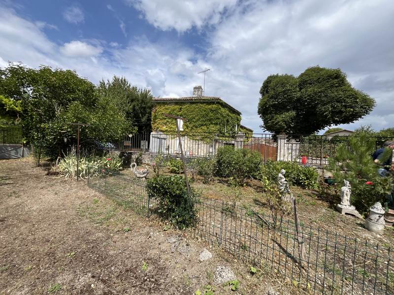 Vente Maison GENAC BIGNAC - 7 pièces -140 m² - (16170)