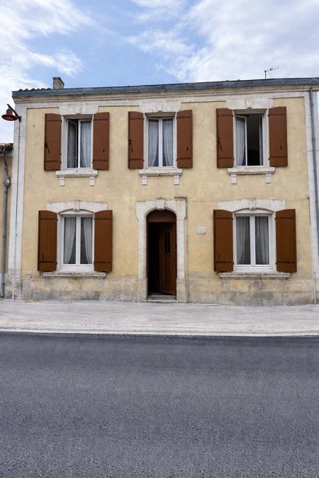 Vente Maison GENAC BIGNAC - 7 pièces -140 m² - (16170)