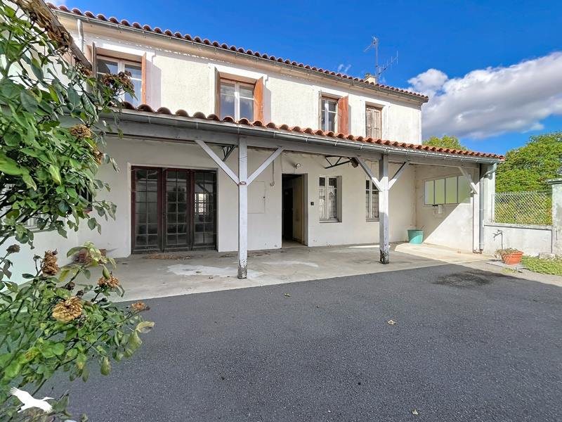 Vente Maison ECHALLAT 16170 7 pièces - 152 m²