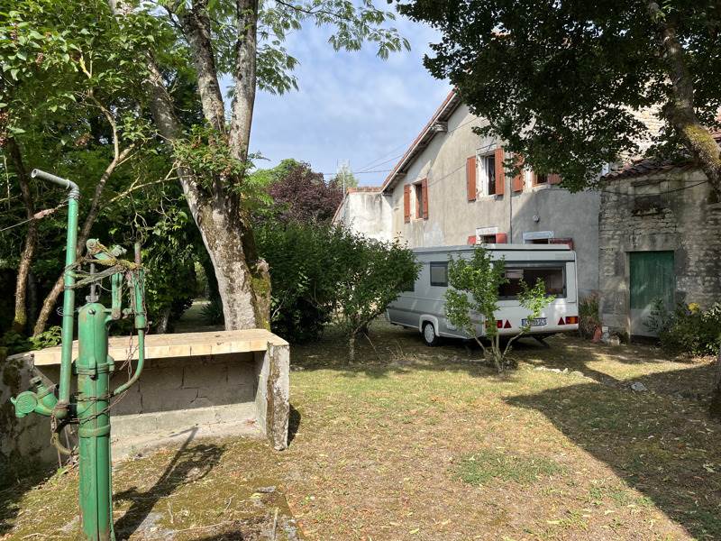 Vente Maison ROUILLAC - 4 pièces -126 m² - (16170)