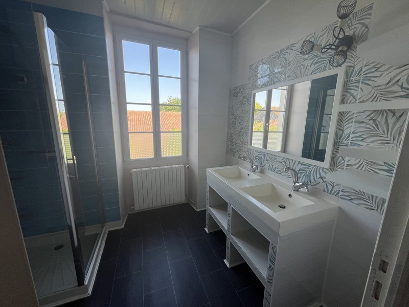 Vente Maison ROUILLAC - 9 pièces -227 m² - (16170)