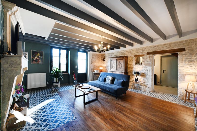 Vente Maison GENAC BIGNAC - 5 pièces -144 m² - (16170)