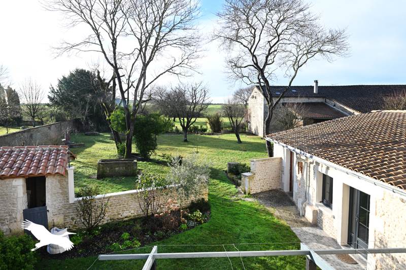 Vente Maison GENAC BIGNAC - 5 pièces -144 m² - (16170)