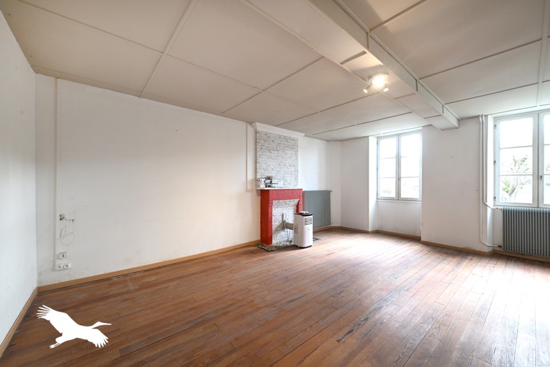 Vente Maison GENAC BIGNAC - 6 pièces -202 m² - (16170)
