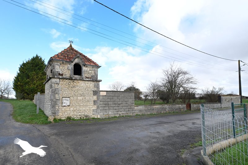 Vente Maison GENAC BIGNAC - 6 pièces -202 m² - (16170)