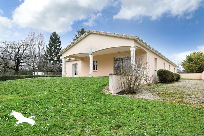Vente Maison ST CYBARDEAUX - 4 pièces -142 m² - (16170)