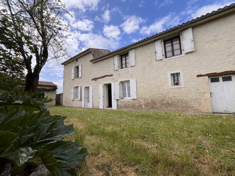 Vente Maison MARCILLAC LANVILLE 16140 5 pièces - 111 m²