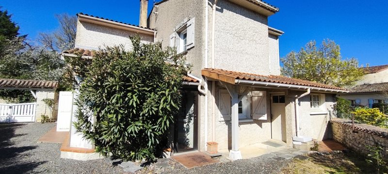 Vente Maison GENAC BIGNAC - 4 pièces -124 m² - (16170)