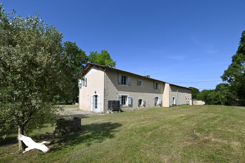 Maison 11 pièces 390 m² · à Verdille · 390 m² · 335 703 €