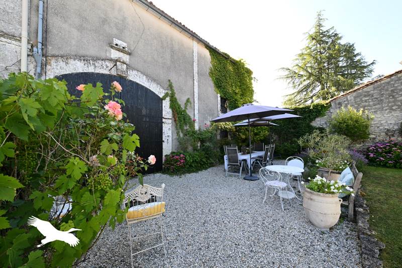 Vente Maison LA CHAPELLE - 7 pièces -172 m² - (16140)