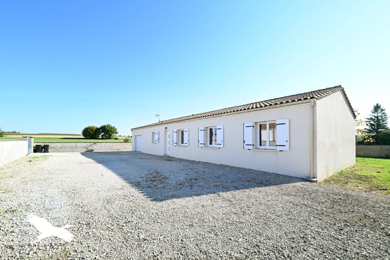 Vente Maison Vaux-Rouillac 16170 5 pièces - 136 m²