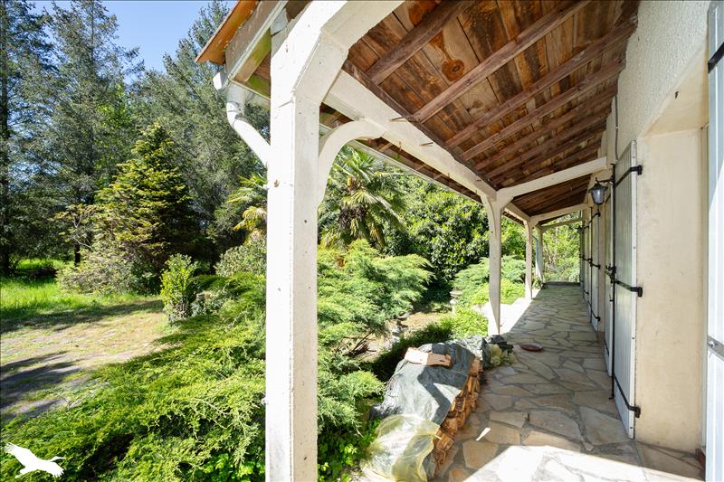 Vente Maison ST PIERRE DU PALAIS - 7 pièces -190 m² - (17270)