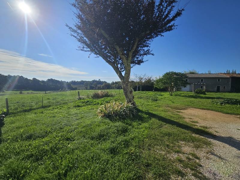 Vente Maison MONTGUYON - 5 pièces -110 m² - (17270)