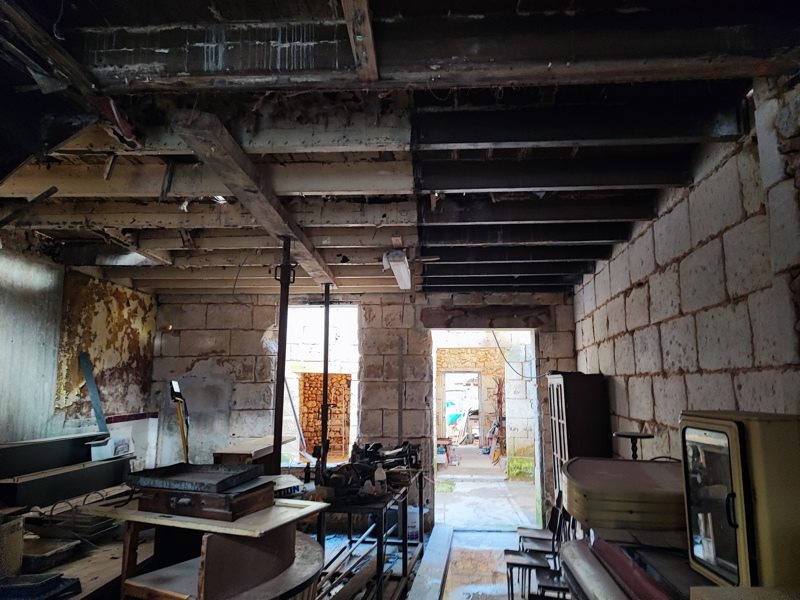 Vente Maison MONTGUYON - 3 pièces -138 m² - (17270)