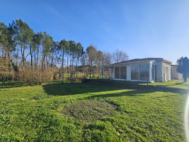 Vente Maison LE FOUILLOUX - 4 pièces -121 m² - (17270)