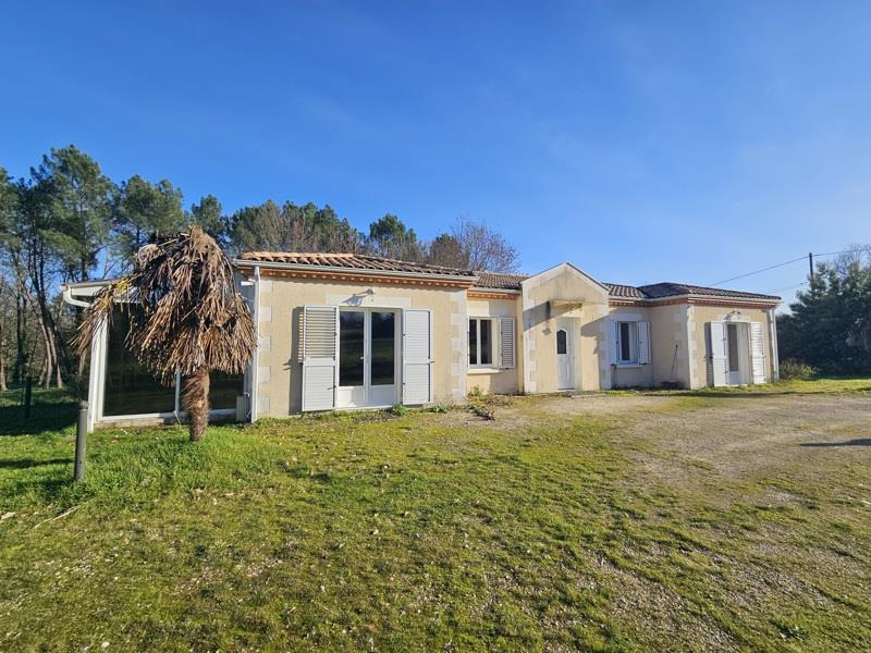Vente Maison LE FOUILLOUX - 4 pièces -121 m² - (17270)