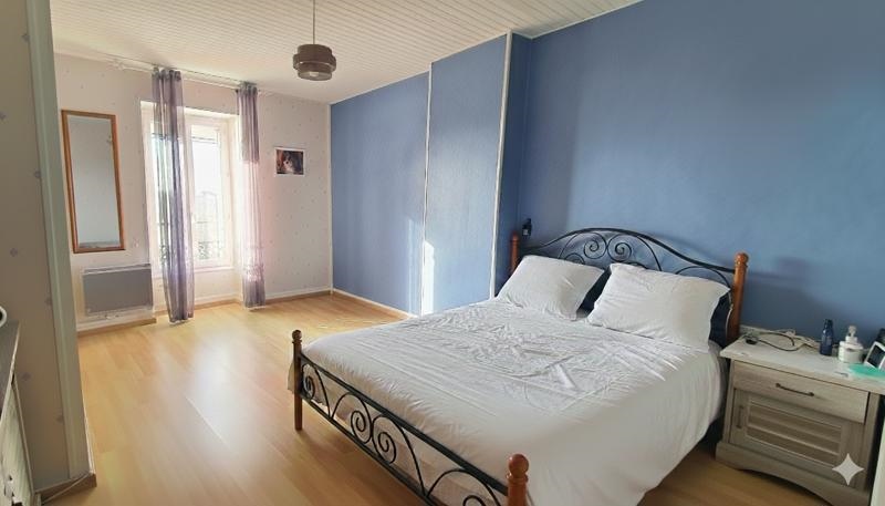 Vente Maison MONTLIEU LA GARDE - 9 pièces -175 m² - (17210)
