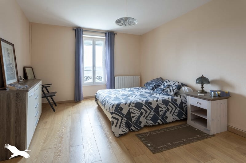 Vente Maison MONTLIEU LA GARDE - 9 pièces -175 m² - (17210)