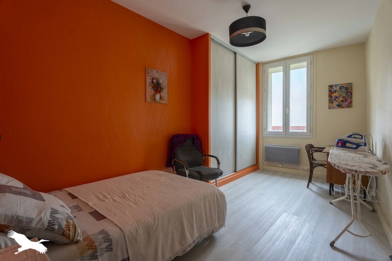 Vente Maison MONTLIEU LA GARDE - 9 pièces -175 m² - (17210)