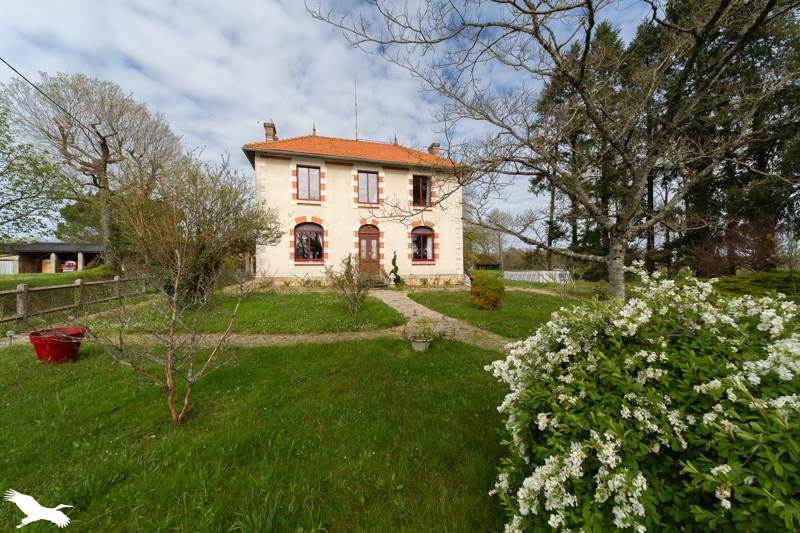 Vente Maison ST MARTIN D ARY 17270 8 pièces - 210 m²