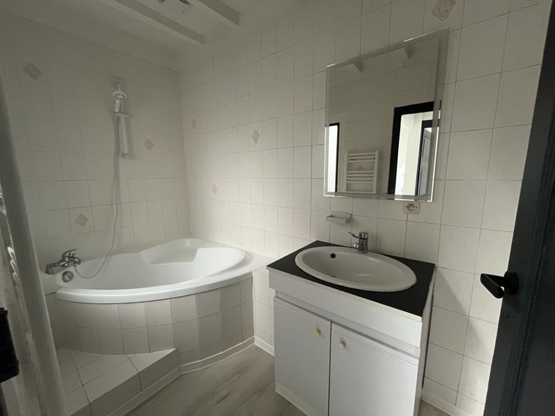 Vente Appartement MONTGUYON - 5 pièces -92 m² - (17270)