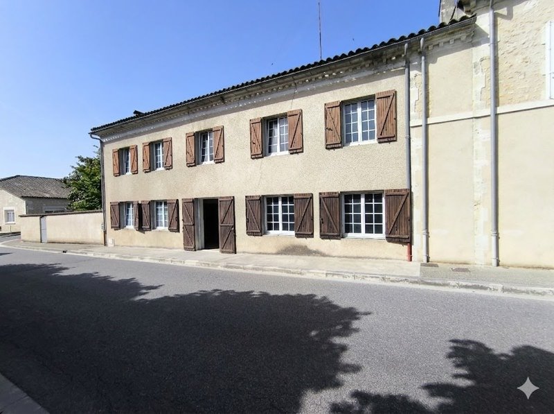 Vente Maison CLERAC - 4 pièces -162 m² - (17270)