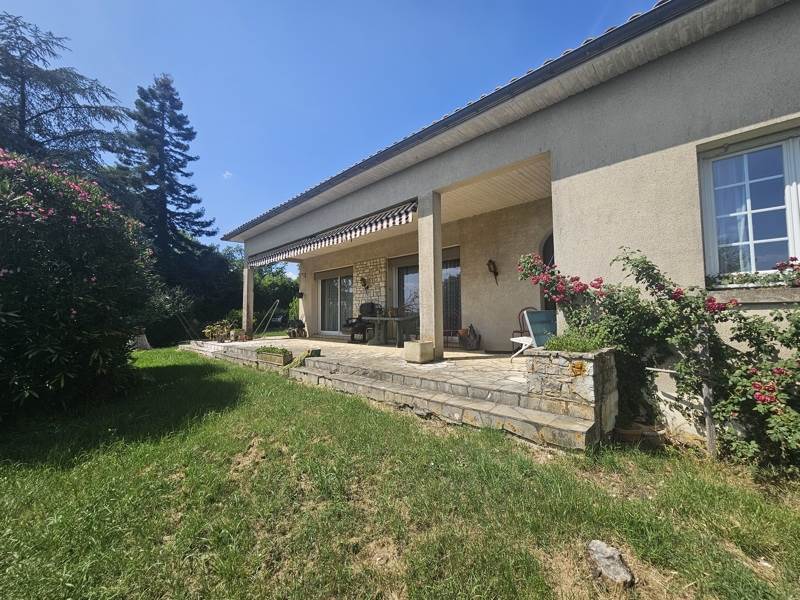 Vente Maison CHEVANCEAUX - 6 pièces -119 m² - (17210)