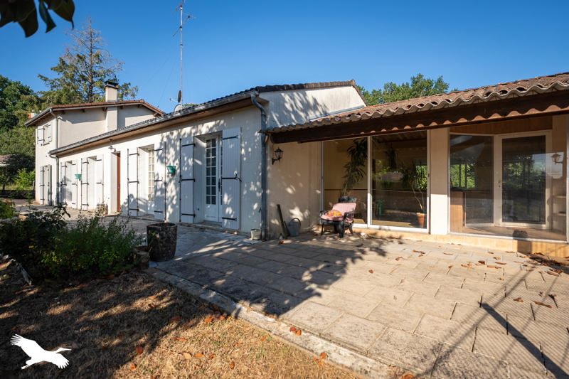 Vente Maison ST MARTIN D ARY - 5 pièces -184 m² - (17270)