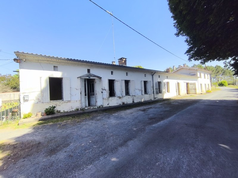 Maison 13 pièces 330 m² · à Cercoux · 330 m² · 103 740 €