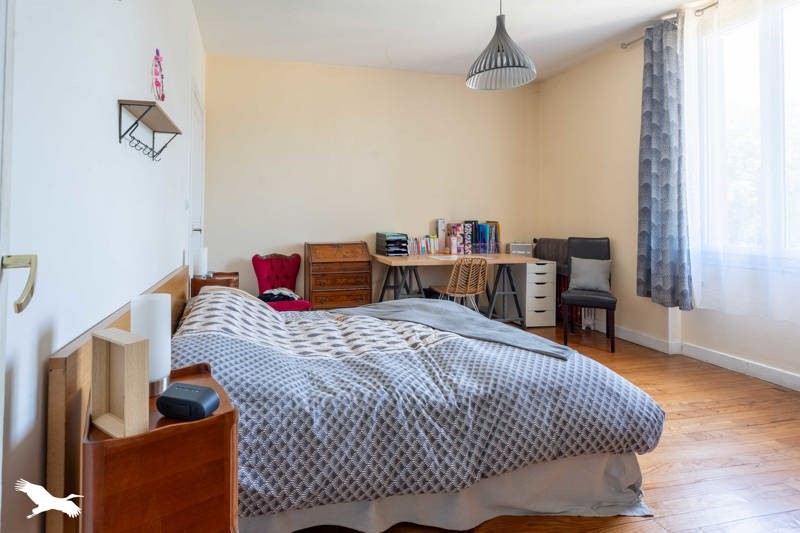 Vente Maison MONTGUYON - 12 pièces -228 m² - (17270)