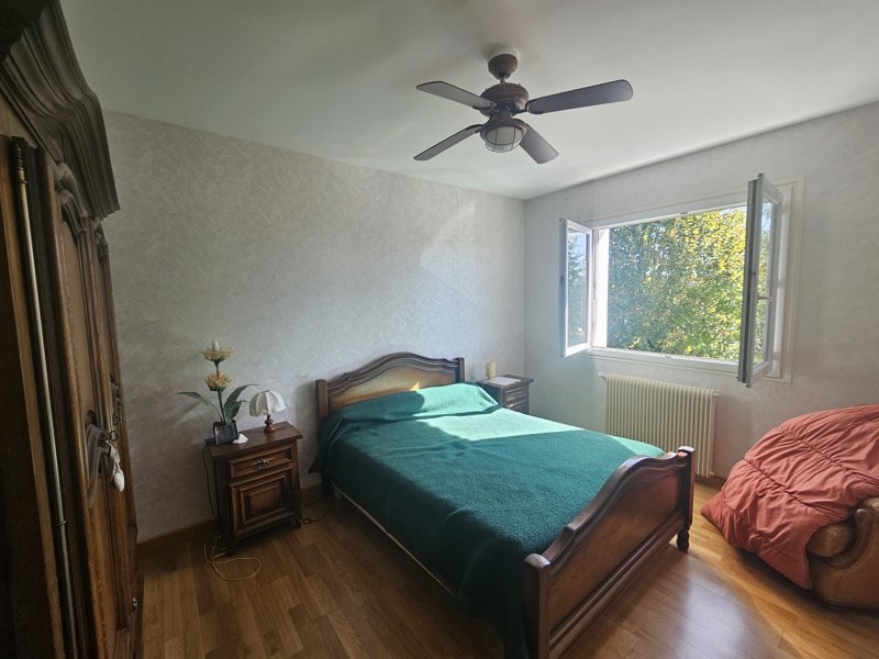 Vente Maison Montguyon - 7 pièces -151 m² - (17270)