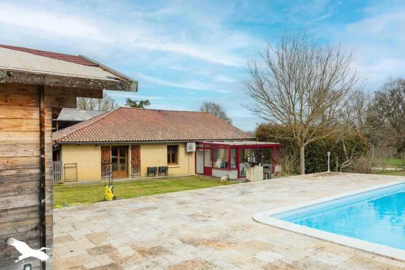 Vente Maison BLANQUEFORT - 6 pièces -197 m² - (32270)