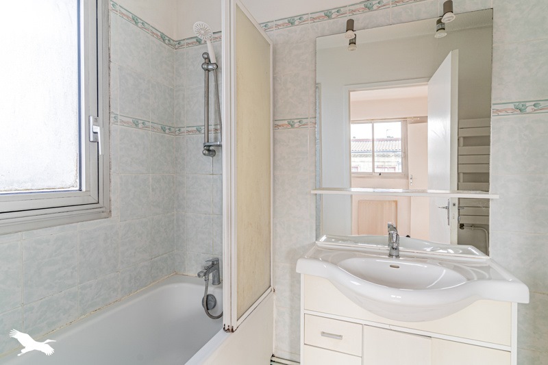Vente Appartement BORDEAUX - 2 pièces -32 m² - (33000)