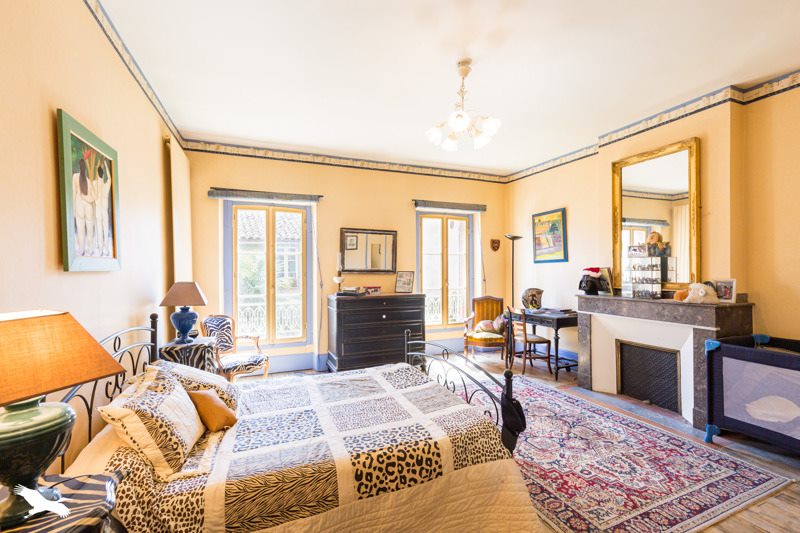 Vente Maison CAZERES - 9 pièces -306 m² - (31220)