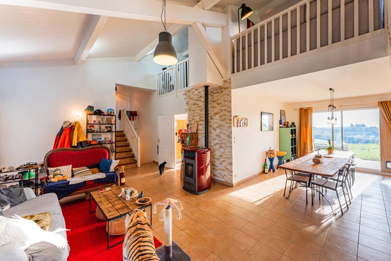 Vente Maison LUSSAN ADEILHAC - 6 pièces -153 m² - (31430)