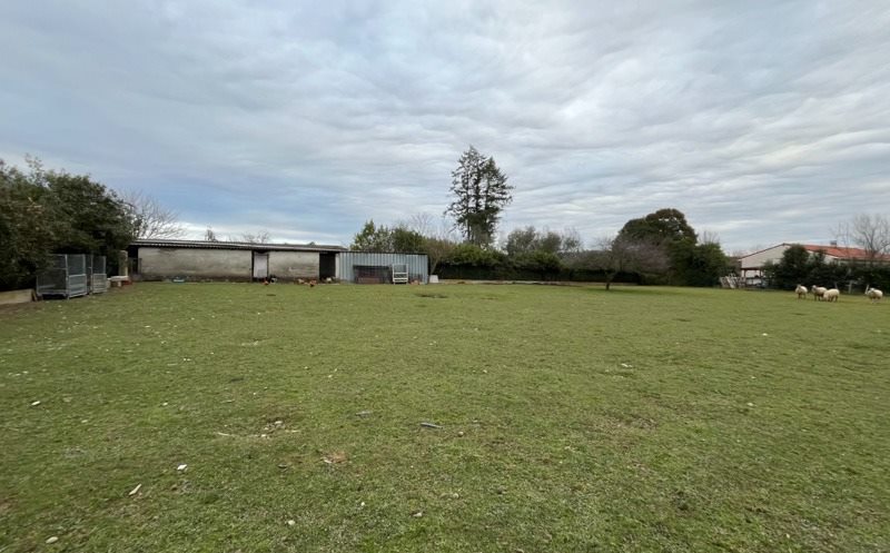 Terrain 5 pièces · à Cazères · 68 400 €