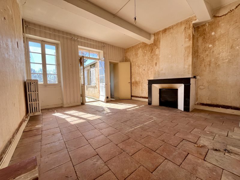 Maison  - 8 pièces    - 156 m² - LEZAT SUR LEZE (09)