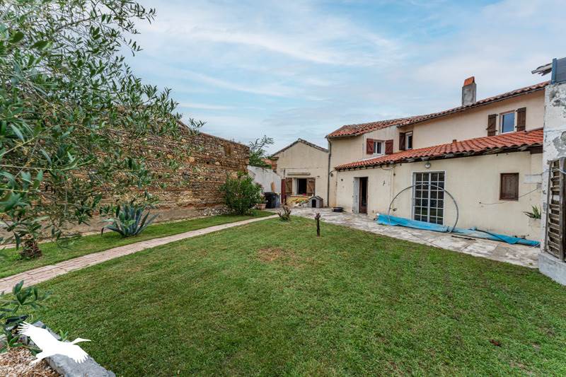 Vente Maison CARBONNE - 6 pièces -157 m² - (31390)