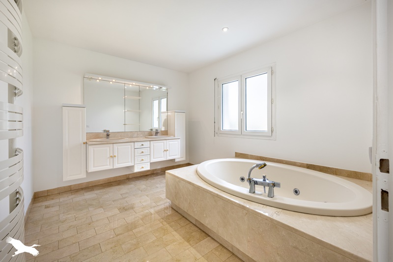 Vente Maison ST VICTURNIEN - 7 pièces -255 m² - (87420)