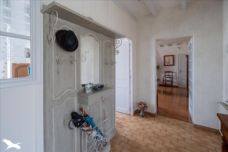 Vente Maison CHAMPAGNOLLES - 7 pièces -201 m² - (17240)