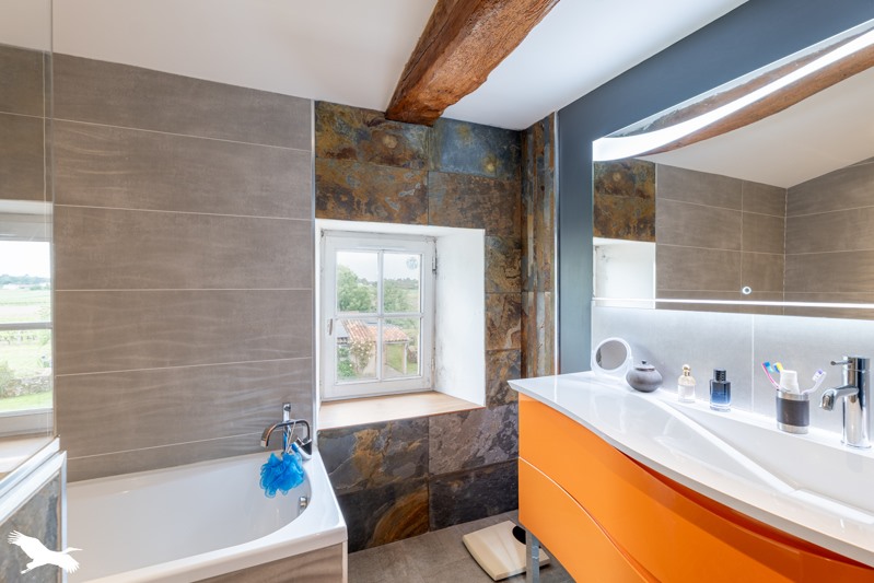 Vente Maison GEMOZAC - 5 pièces -168 m² - (17260)