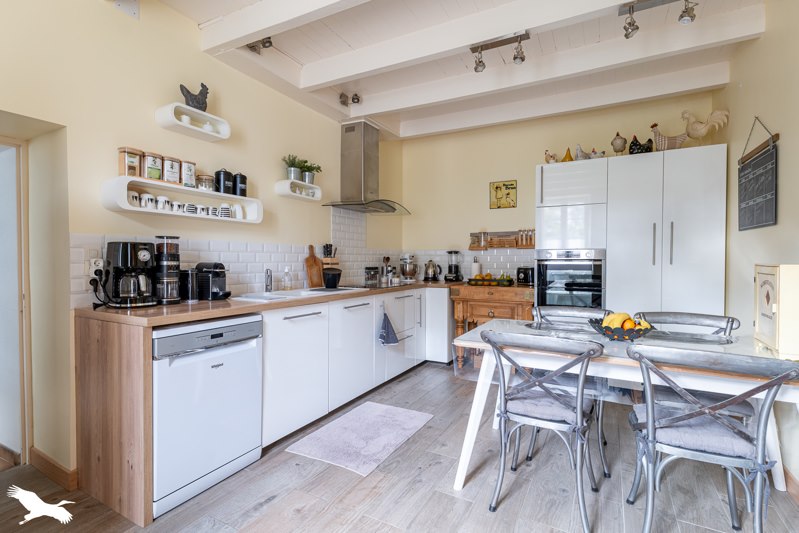 Vente Maison CHADENAC - 8 pièces -231 m² - (17800)