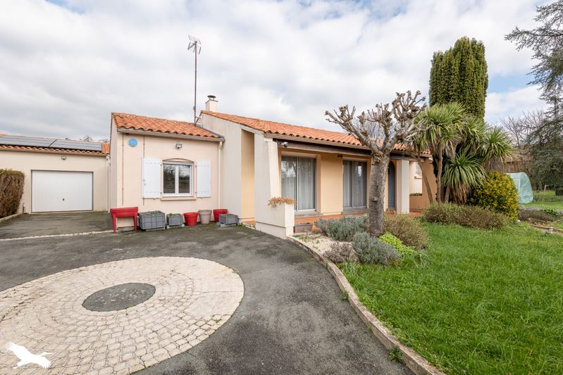 Vente Maison PONS - 5 pièces -123 m² - (17800)