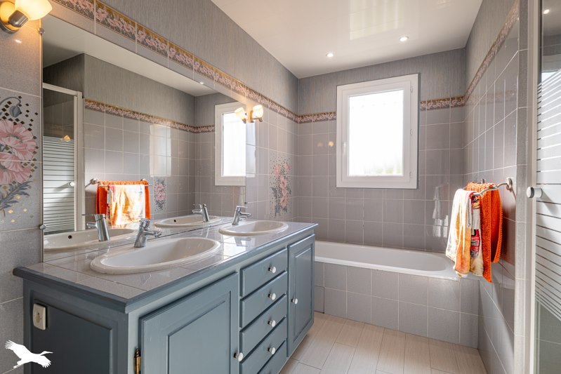 Vente Maison PONS - 5 pièces -123 m² - (17800)