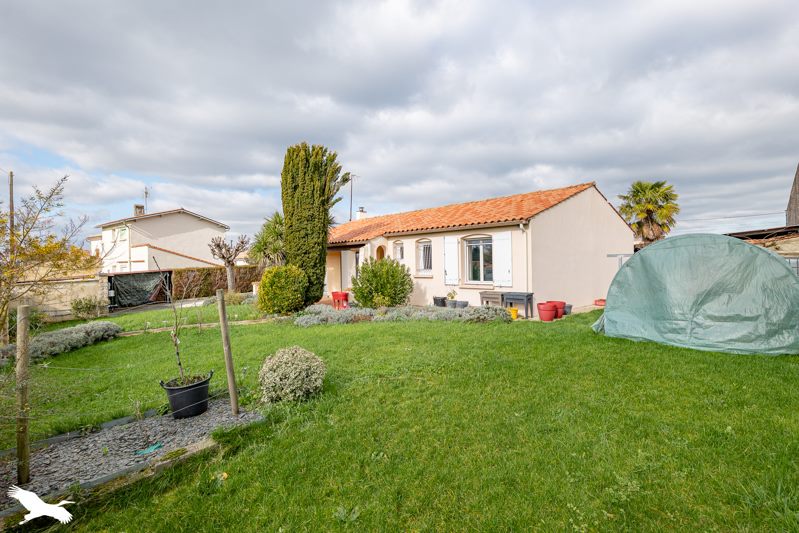 Vente Maison PONS - 5 pièces -123 m² - (17800)