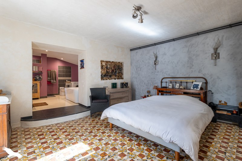 Vente Maison ST PALAIS DE PHIOLIN - 6 pièces -154 m² - (17800)