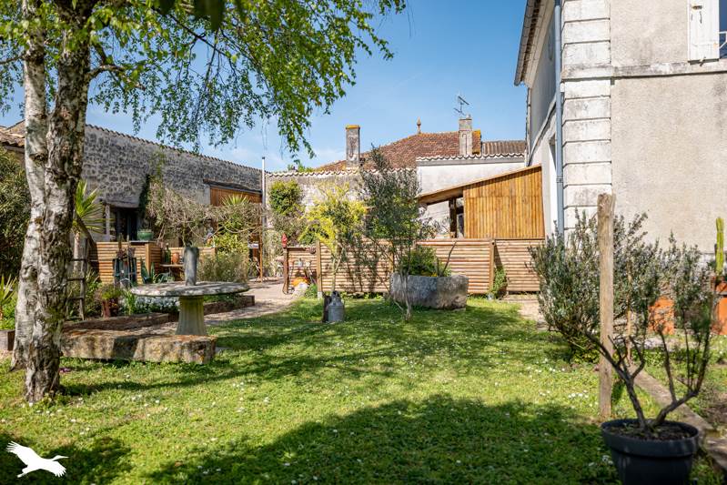 Vente Maison ST PALAIS DE PHIOLIN - 6 pièces -154 m² - (17800)