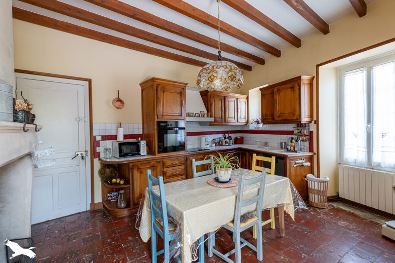 Vente Maison LONZAC - 7 pièces -258 m² - (17520)