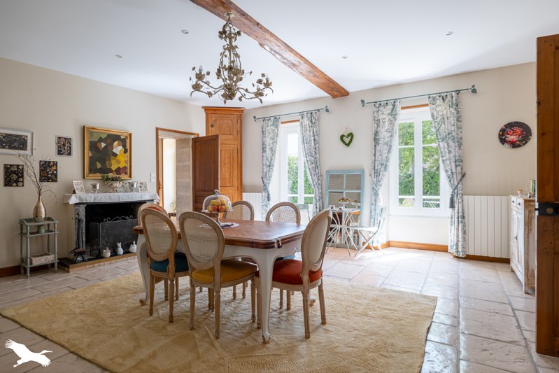 Vente Maison LONZAC - 7 pièces -258 m² - (17520)