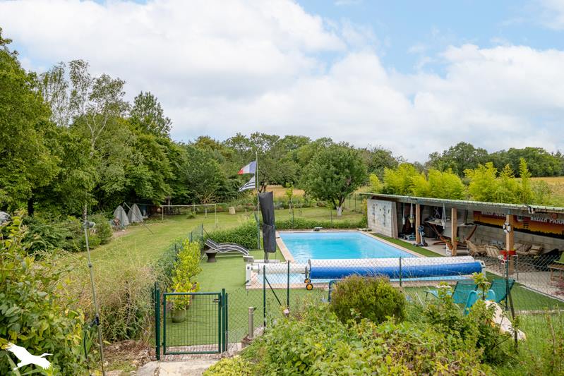 Vente Maison PERIGNAC 17800 6 pièces - 174 m²